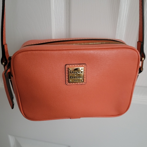 Dooney & Bourke Leather Convertible Crossbody to Shoulder Purse - Picture 4 of 15